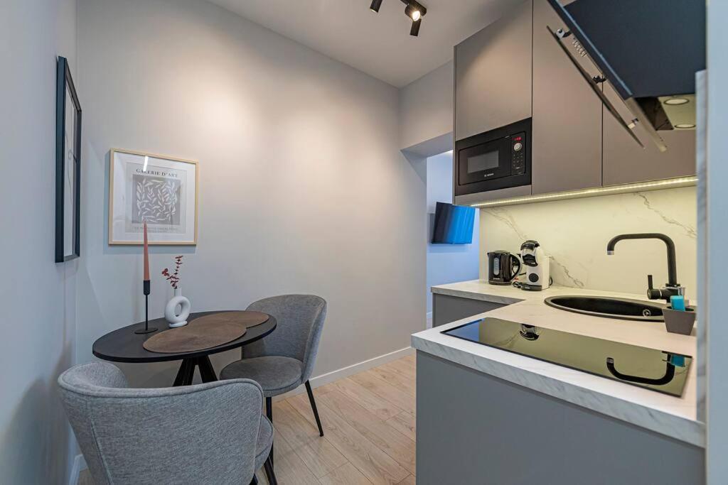 Lovely 1Bd Central Apartment By Hostlovers Kaunas Exterior photo